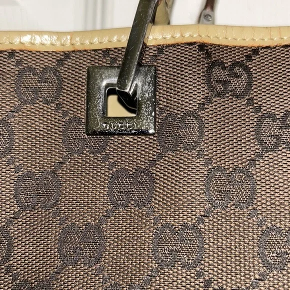 VERY WORN Gucci tote
